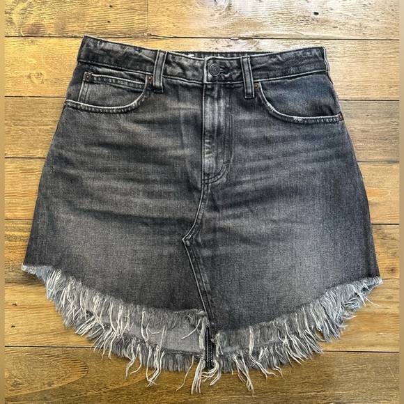 FREE PEOPLE WE THE FREE | Bailey Denim Mini Skirt Dark Gray | Size 27 Western - Picture 2 of 11